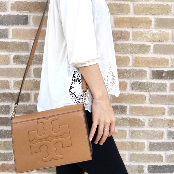 Tory Burch Handbags - LAST1😍Tory Burch Bombe combo Crossbody Bag bark
